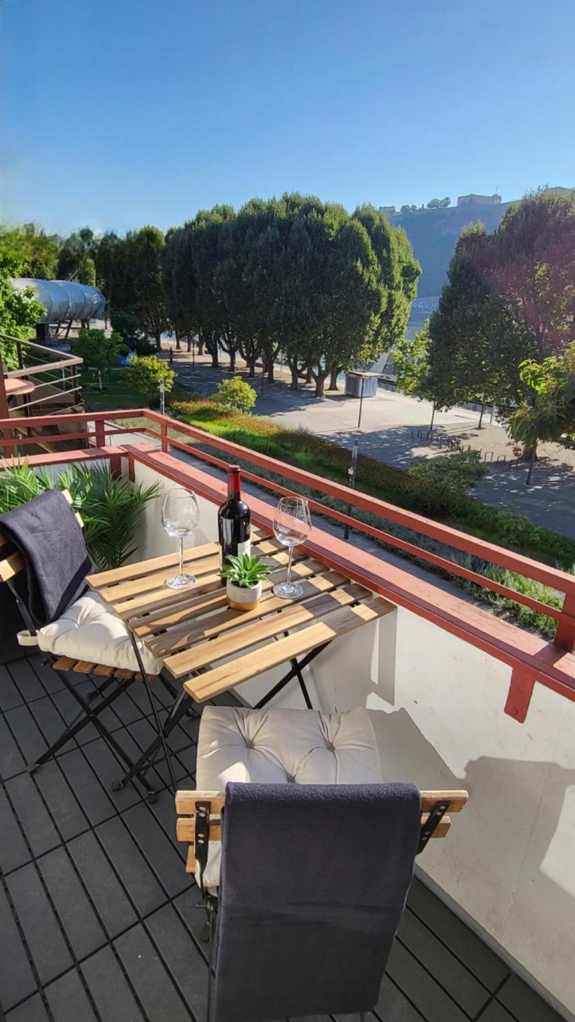Apartment Mit Balkon Am Rhein โคเบลนซ์ ภายนอก รูปภาพ